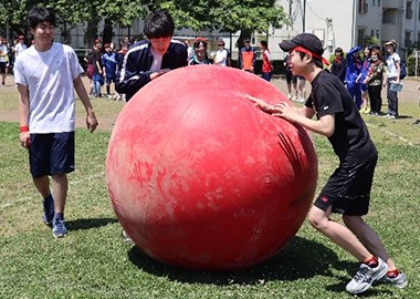 学園祭やクラブ活動も活発