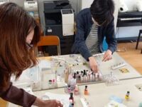 ネイルレッスンに楽しく参加