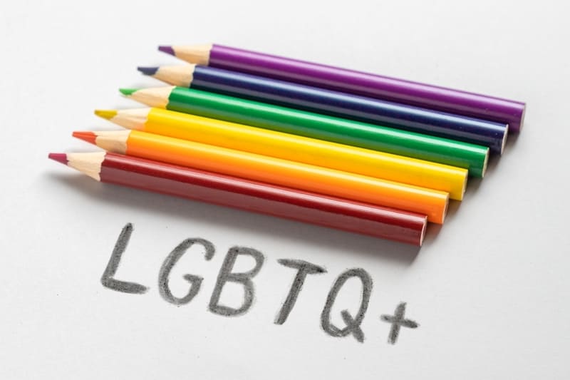 「LGBTQ＋ってなに？」子どもに聞れたら親はどうすればいい？