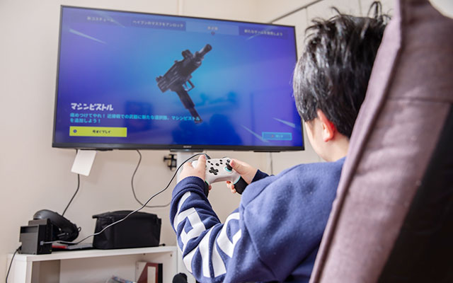 インターネット、ゲーム、動画視聴、SNS(LINEやツイッターなど)などの影響