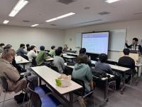 仕事としてeスポーツを学べます